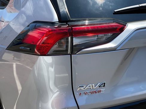 Used 2021 Toyota RAV4 SE w/ Weather & Moonroof Package AWD/4WD image 35