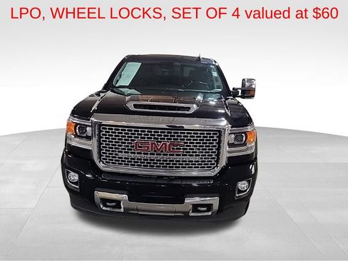 Used 2017 GMC Sierra 2500 Denali w/ Duramax Plus Package image 11