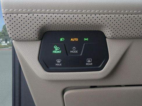 Used 2024 Volkswagen Atlas SEL Premium R-Line image 11