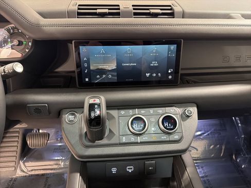 Used 2023 Land Rover Defender 110 X-Dynamic SE image 16