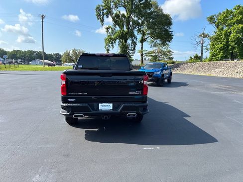 Used 2023 Chevrolet Silverado 1500 High Country w/ Technology Package AWD/4WD image 4