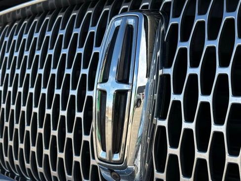 Used 2019 Lincoln Navigator Reserve image 20