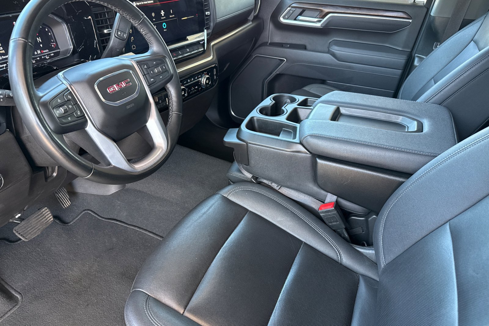 Used 2025 GMC Sierra 1500 SLT AWD/4WD image 5