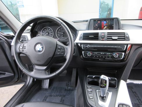 Used 2016 BMW 320i Sedan image 38