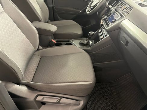 Used 2020 Volkswagen Tiguan S image 24