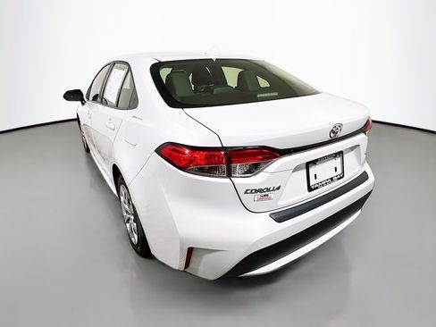 Used 2022 Toyota Corolla LE image 8
