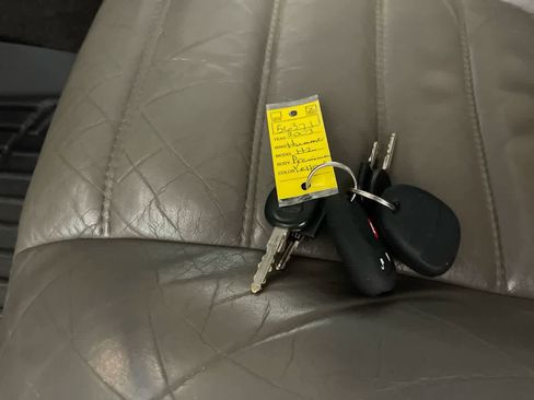 Used 2003 HUMMER H2 w/ Preferred Equipment Group AWD/4WD image 26