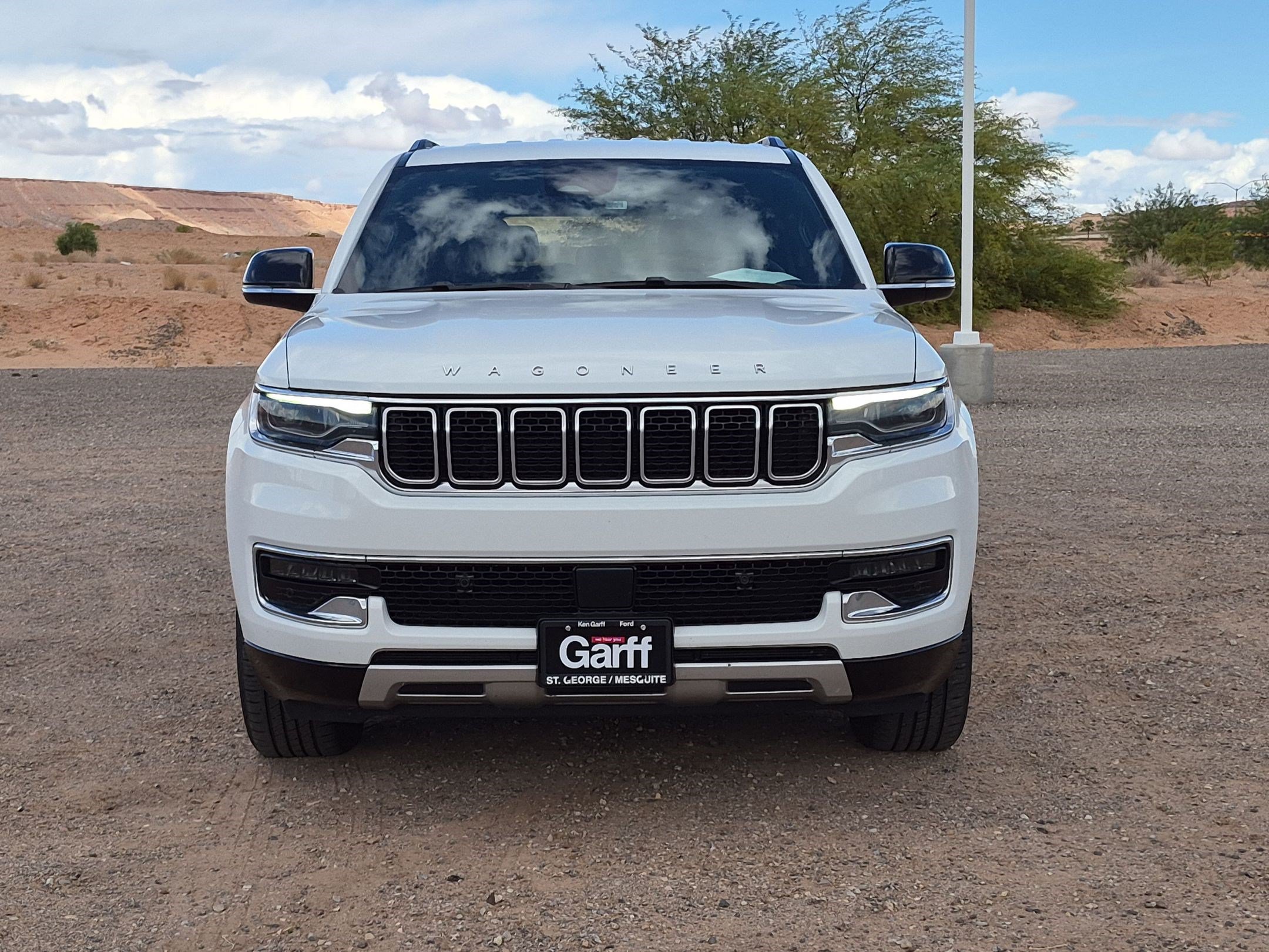 Used 2024 Jeep Wagoneer L Series II w/ Flexible Seating Group AWD/4WD image 9
