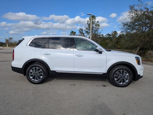 New 2025 Kia Telluride LX image 4