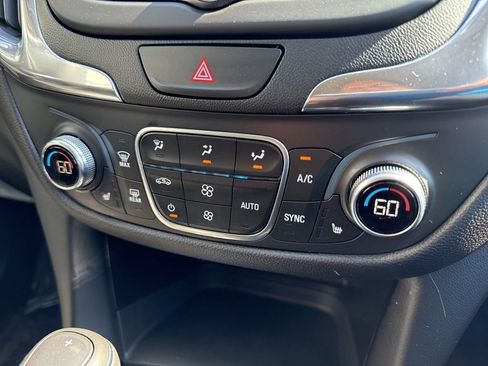Used 2019 Chevrolet Equinox LT FWD image 32