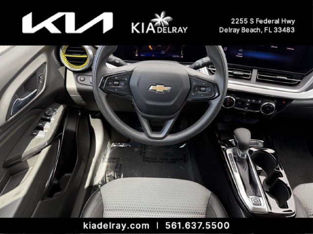 Used 2024 Chevrolet Trax LT FWD image 12