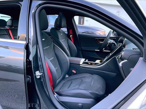 Used 2025 Mercedes-Benz C 43 AMG AMG C 43 image 9