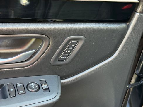 Used 2025 Honda Pilot Touring image 15