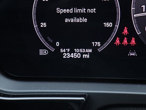 Used 2024 Porsche Cayenne Coupe image 22