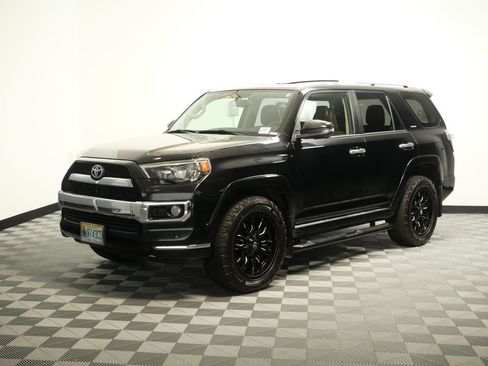 Used 2018 Toyota 4Runner Limited AWD/4WD image 4