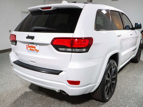 Used 2018 Jeep Grand Cherokee Altitude image 7