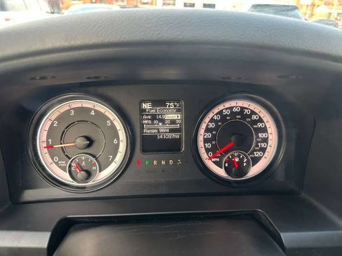 Used 2017 RAM 1500 Classic SLT AWD/4WD image 16