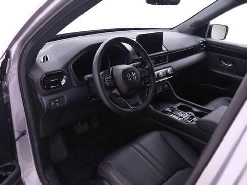 Certified 2025 Honda Pilot TrailSport image 3