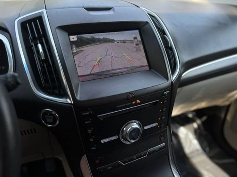 Used 2019 Ford Edge Titanium FWD image 21