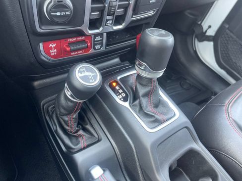 Used 2021 Jeep Wrangler Unlimited Rubicon AWD/4WD image 24