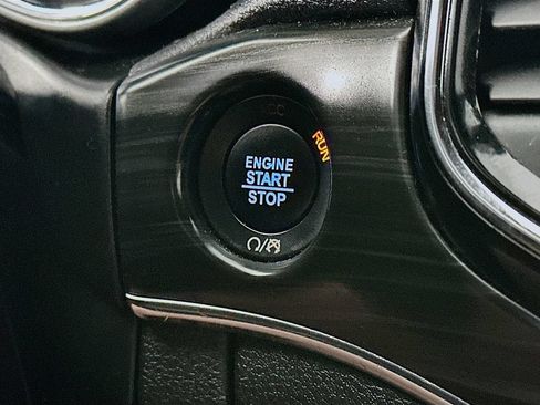 Used 2019 Jeep Grand Cherokee Limited RWD image 27