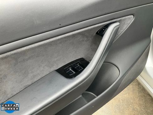 Used 2018 Tesla Model 3 Long Range image 23
