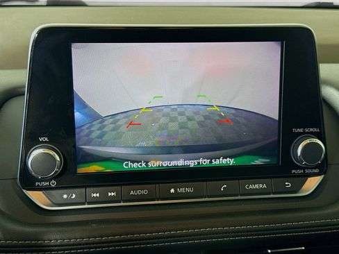Used 2022 Nissan Rogue S AWD/4WD image 19