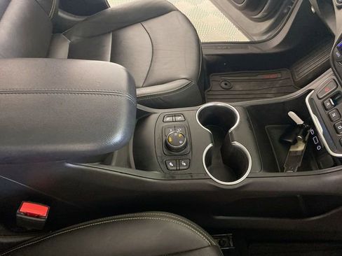 Used 2019 GMC Terrain SLT w/ Preferred Package AWD/4WD image 44