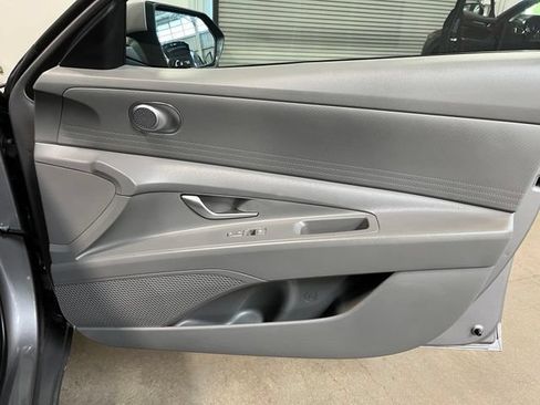 Used 2024 Hyundai Elantra SEL FWD image 11