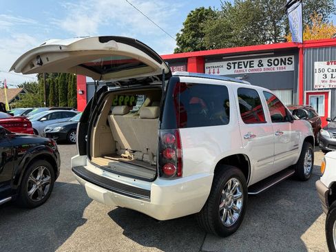 Used 2010 GMC Yukon Denali image 12