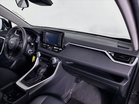 Certified 2022 Toyota RAV4 LE AWD/4WD image 28