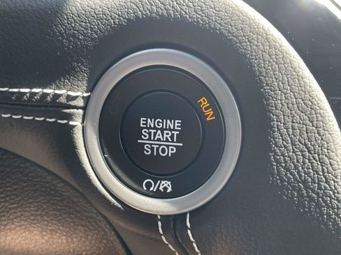 Used 2023 Chrysler 300 C RWD image 22
