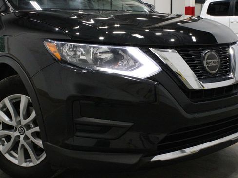 Used 2020 Nissan Rogue SV image 42