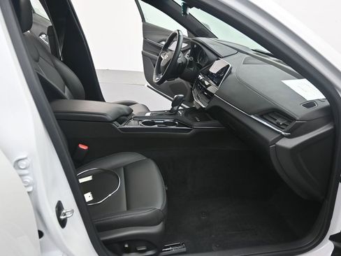 Used 2024 Cadillac CT4 Luxury w/ LPO, ONYX Package RWD image 21