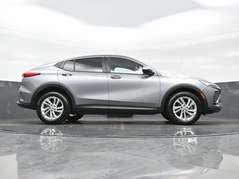 Used 2025 Buick Envista Preferred w/ Convenience II Package FWD image 30