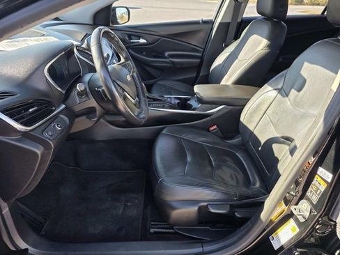 Used 2018 Chevrolet Volt Premier w/ Driver Confidence Package image 8