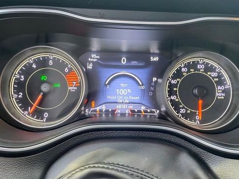 Used 2023 Jeep Cherokee Altitude Lux image 20