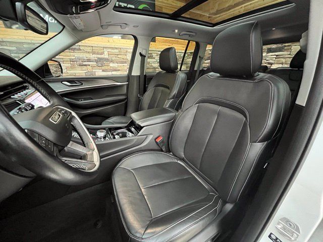 Used 2022 Jeep Grand Cherokee Limited AWD/4WD image 33