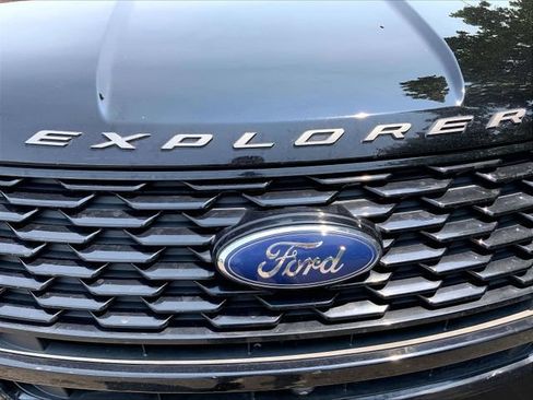 Used 2018 Ford Explorer Sport w/ Equipment Group 401A AWD/4WD image 5