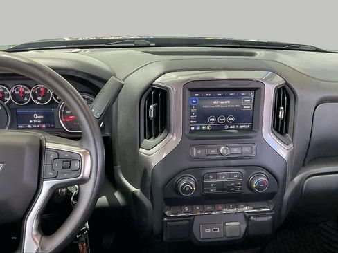 Used 2022 Chevrolet Silverado 1500 Custom Trail Boss w/ Safety Confidence Package AWD/4WD image 8