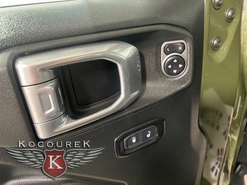 Used 2021 Jeep Wrangler Unlimited Islander image 19