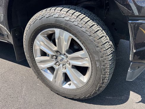 Used 2019 Ford F150 Platinum w/ Equipment Group 701A Luxury image 5