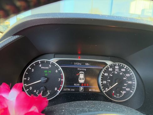 Used 2022 Nissan Sentra SR w/ Electronics Package image 11