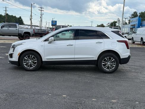 Used 2021 Cadillac XT5 Premium Luxury AWD/4WD image 2