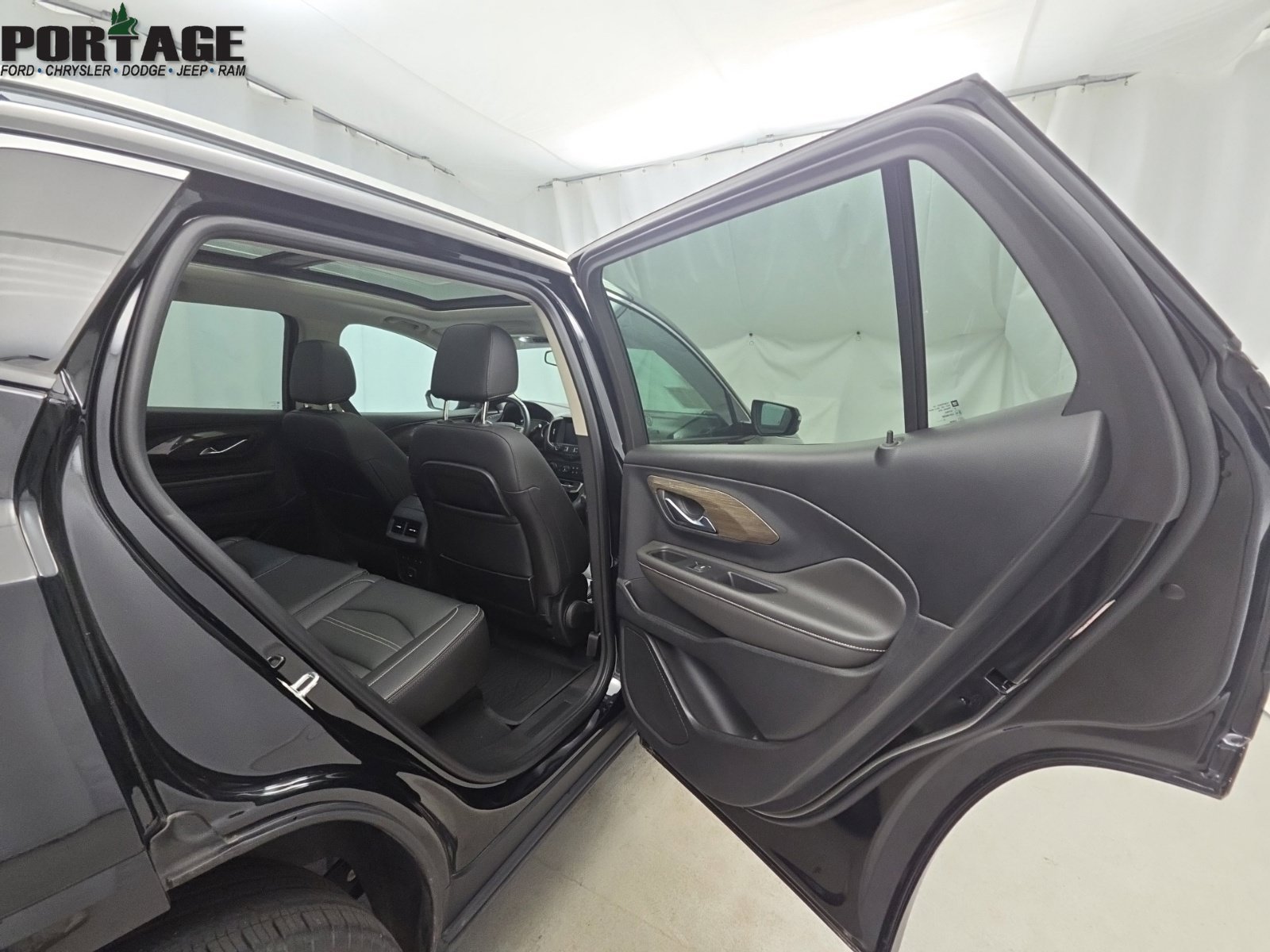 Used 2023 GMC Terrain Denali w/ LPO, Floor Liner Package AWD/4WD image 41
