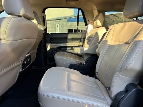 Used 2024 Ford Expedition Max XLT image 10