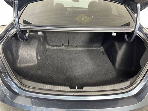 Used 2020 Chevrolet Malibu LS image 18