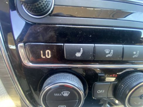 Used 2016 Volkswagen Passat 1.8T SE image 16