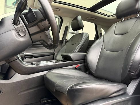 Used 2019 Ford Edge Titanium w/ Equipment Group 301A image 10