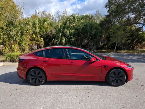 Used 2025 Tesla Model 3 Long Range image 3